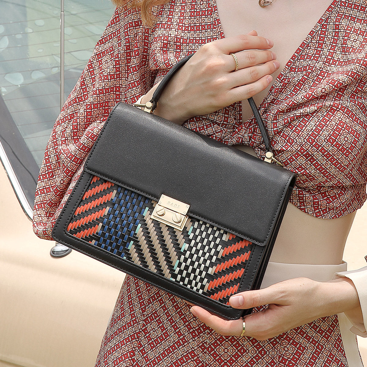 SADI Versatile, stylish and classic SDS30047