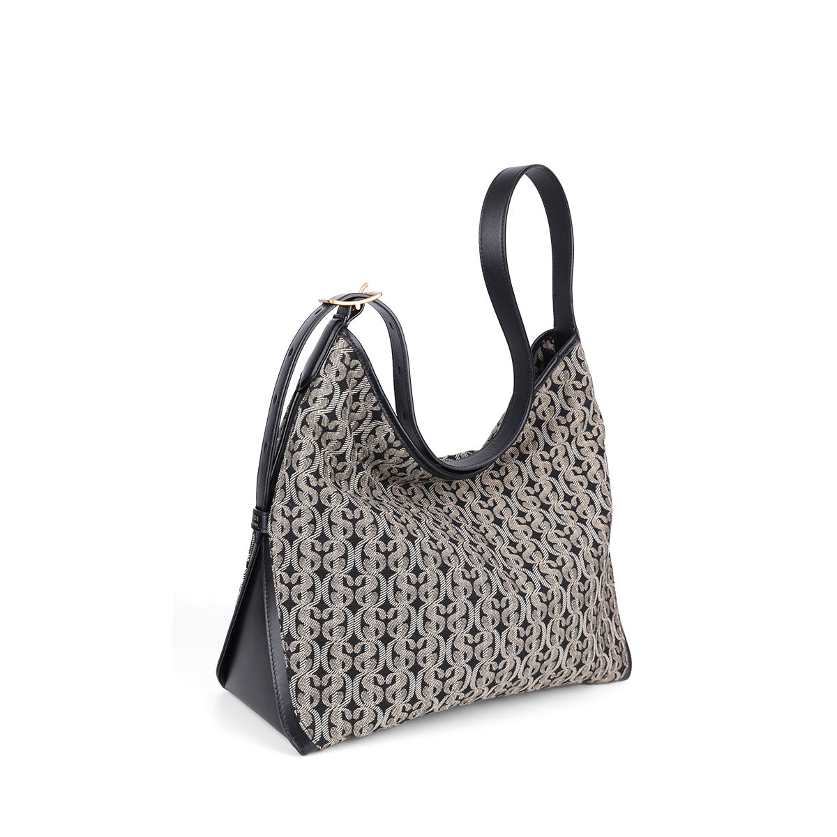 حقيبة SD Monogram Hobo أنيقة وكلاسيكية ومتوفرة للحمل على كتف واحد أو عبر الجسم.