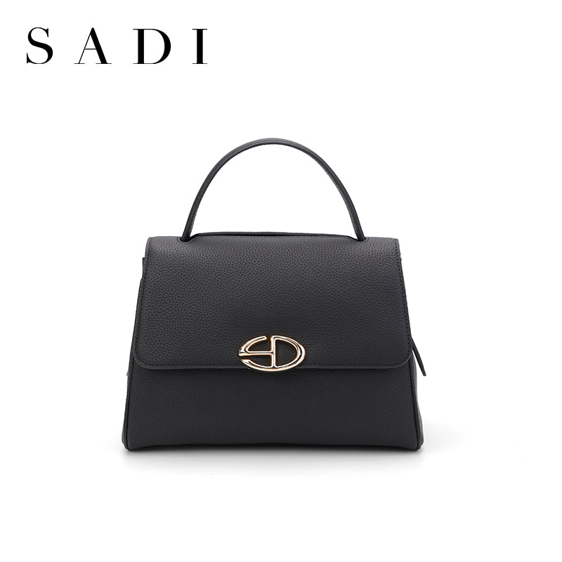 Fashionable, classic and all-match piggy bag, suitable for single-shoulder and crossbody carrying.