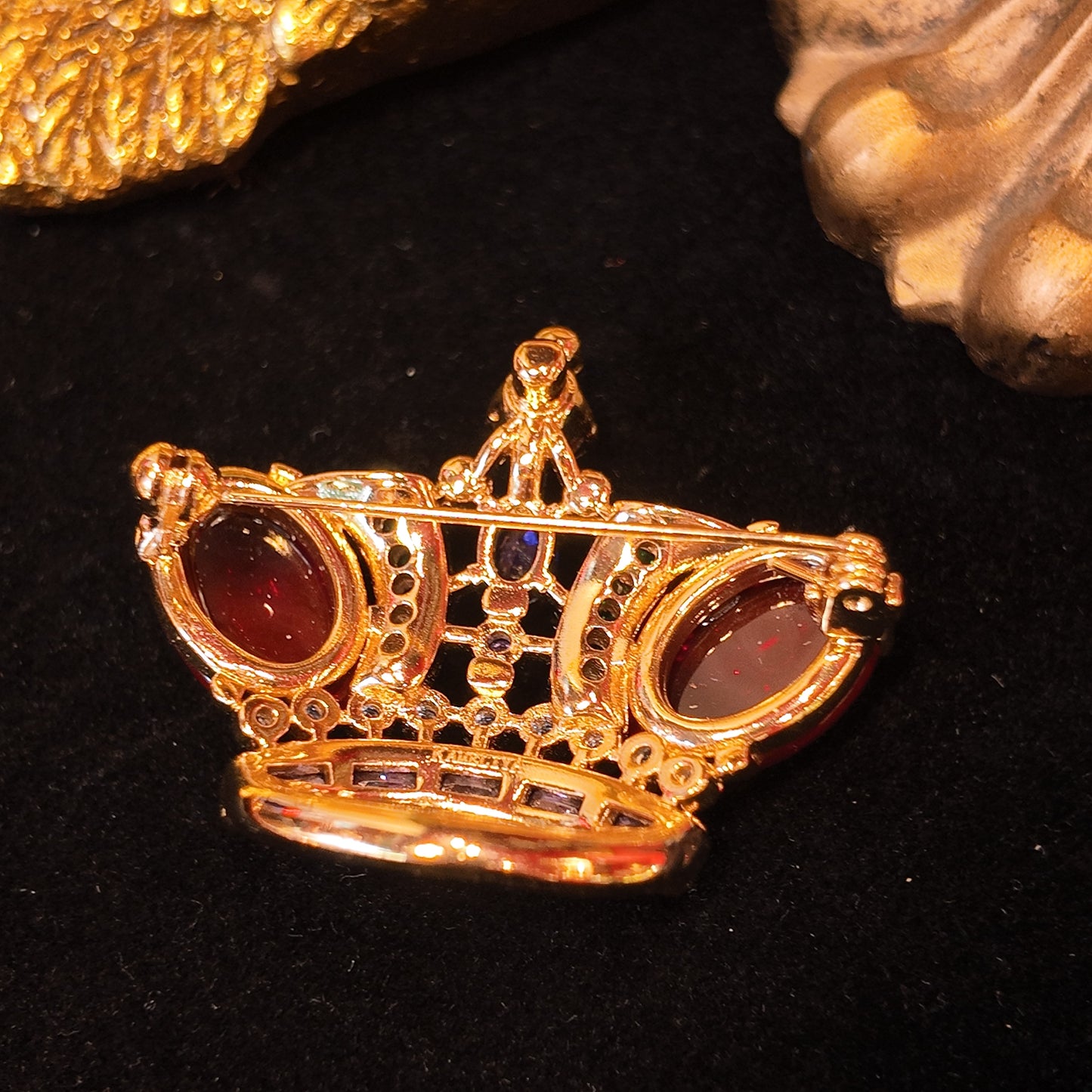 Crown Brooch JA006