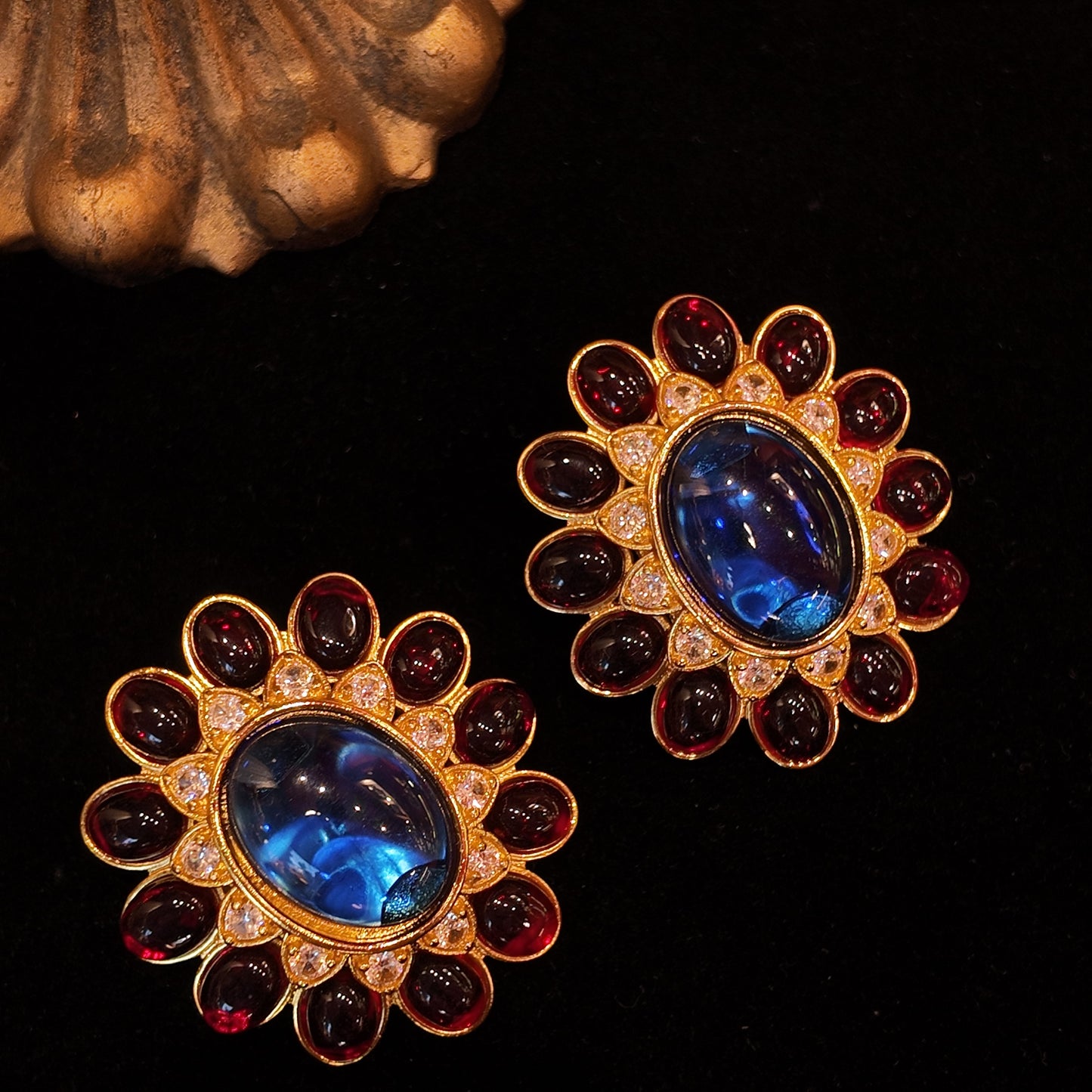 Blue red glass ear clip JA008
