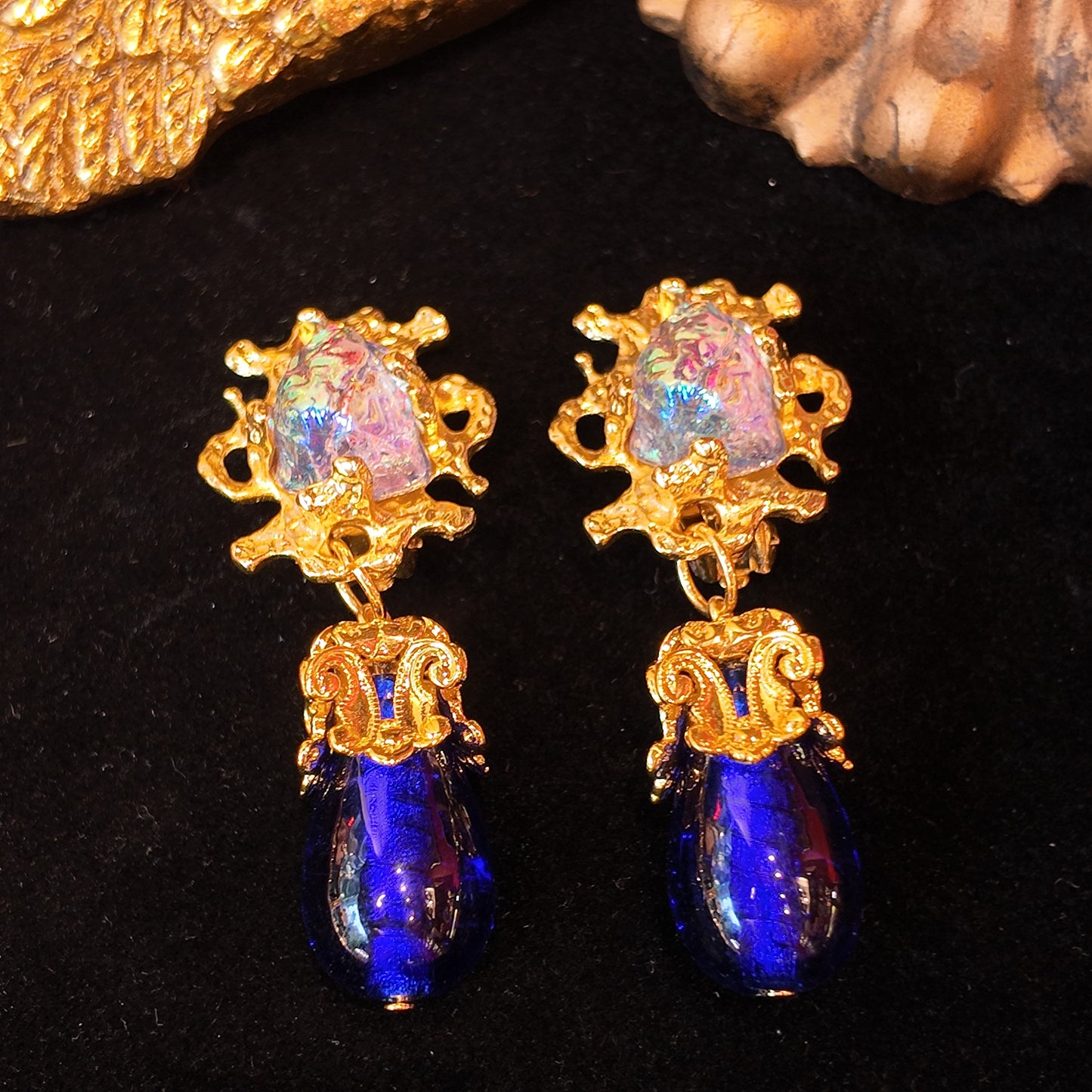 Vintage King Pendant Blue Ear Clip JA016