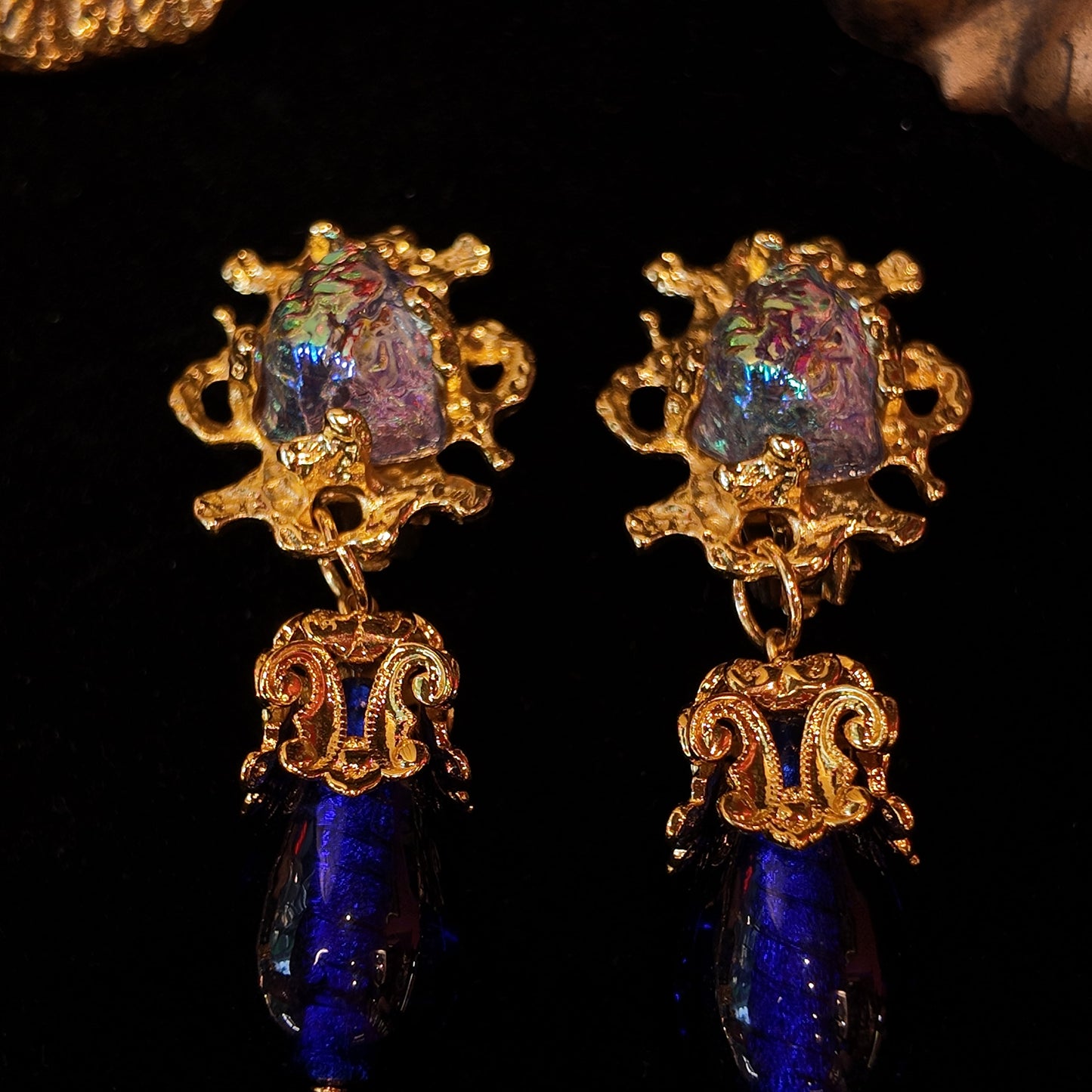 Vintage King Pendant Blue Ear Clip JA016