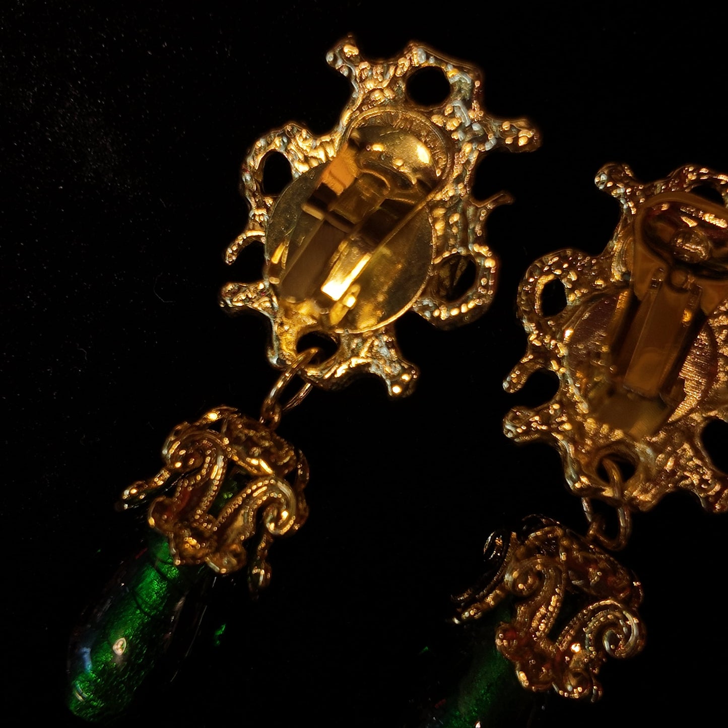 Vintage King Pendant Green Ear Clip JA017