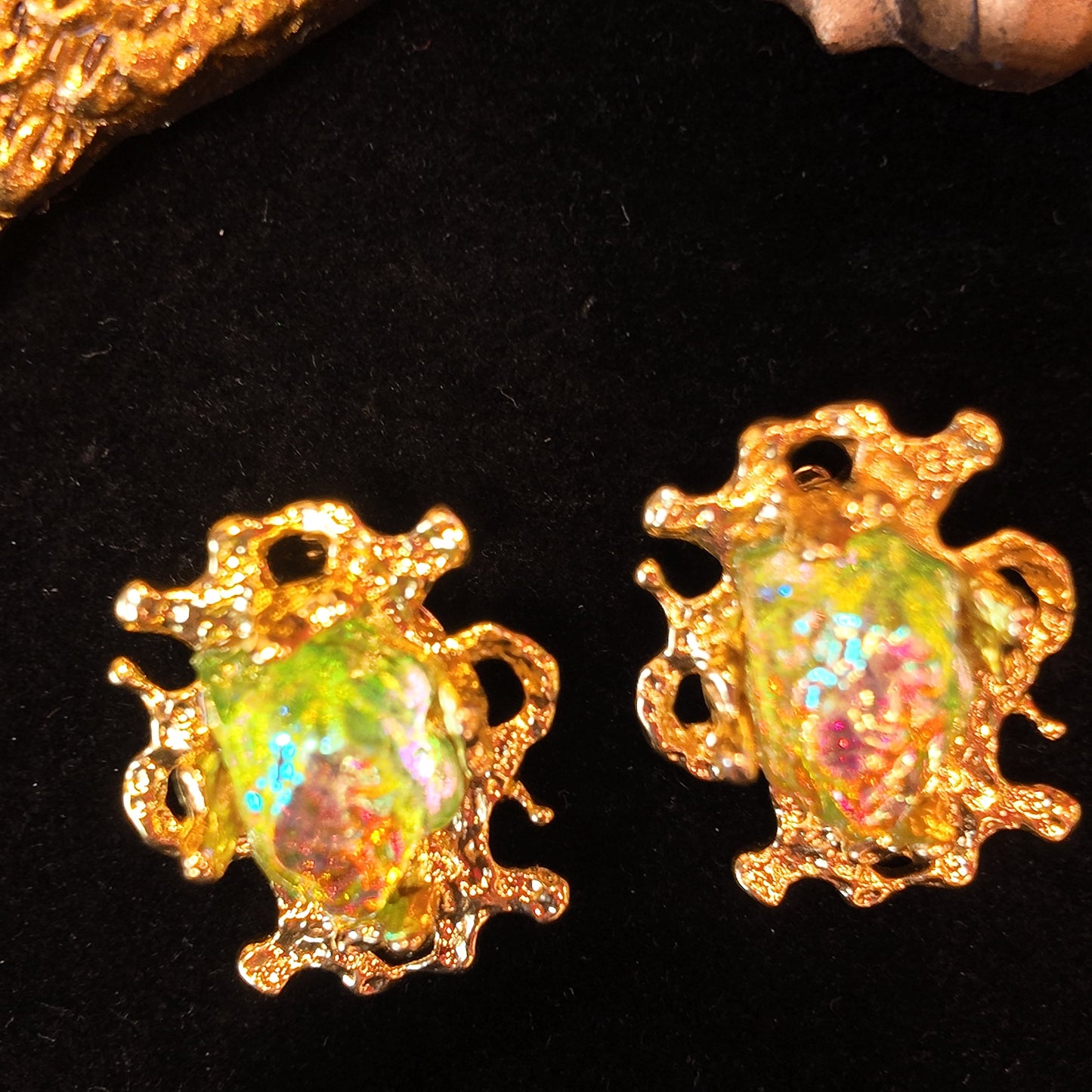 Retro King Green Ear Clip JA024