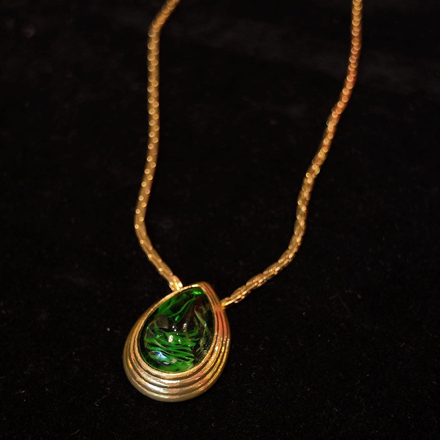 Moire Glaze Green Fine Necklace JA032
