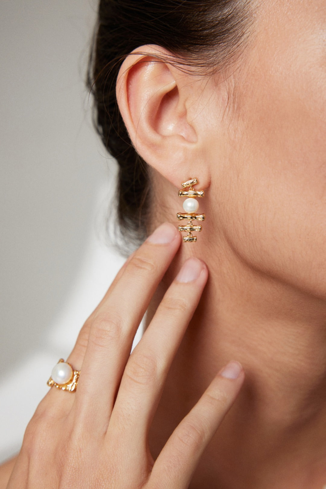 Star trace pearl earrings E01029