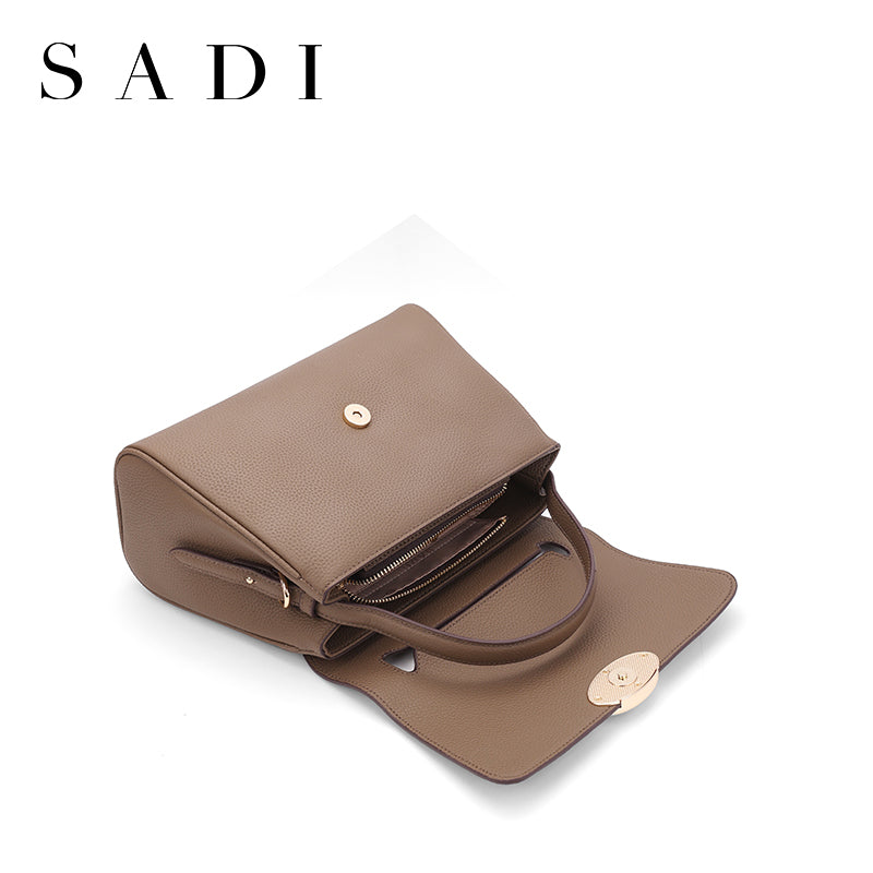 Fashionable, classic and all-match piggy bag, suitable for single-shoulder and crossbody carrying.