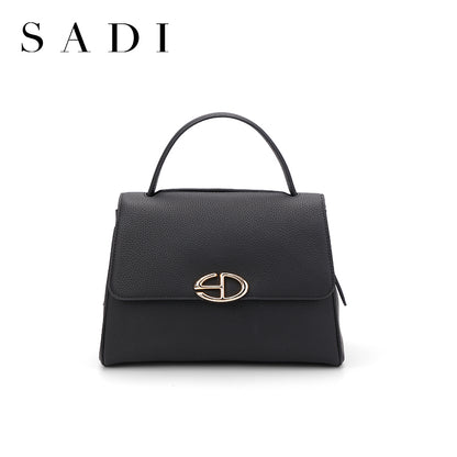 Fashionable, classic and all-match piggy bag, suitable for single-shoulder and crossbody carrying.