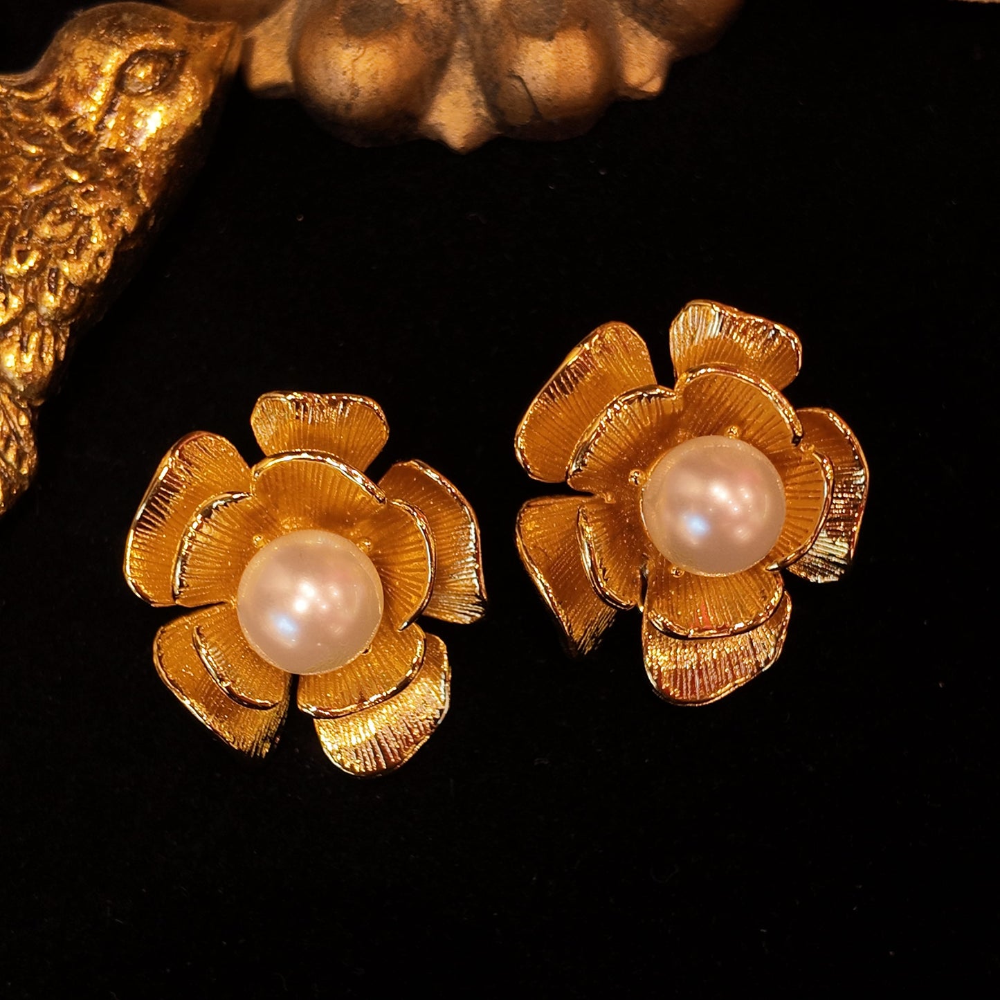 Camellia pearl ear clip JA003