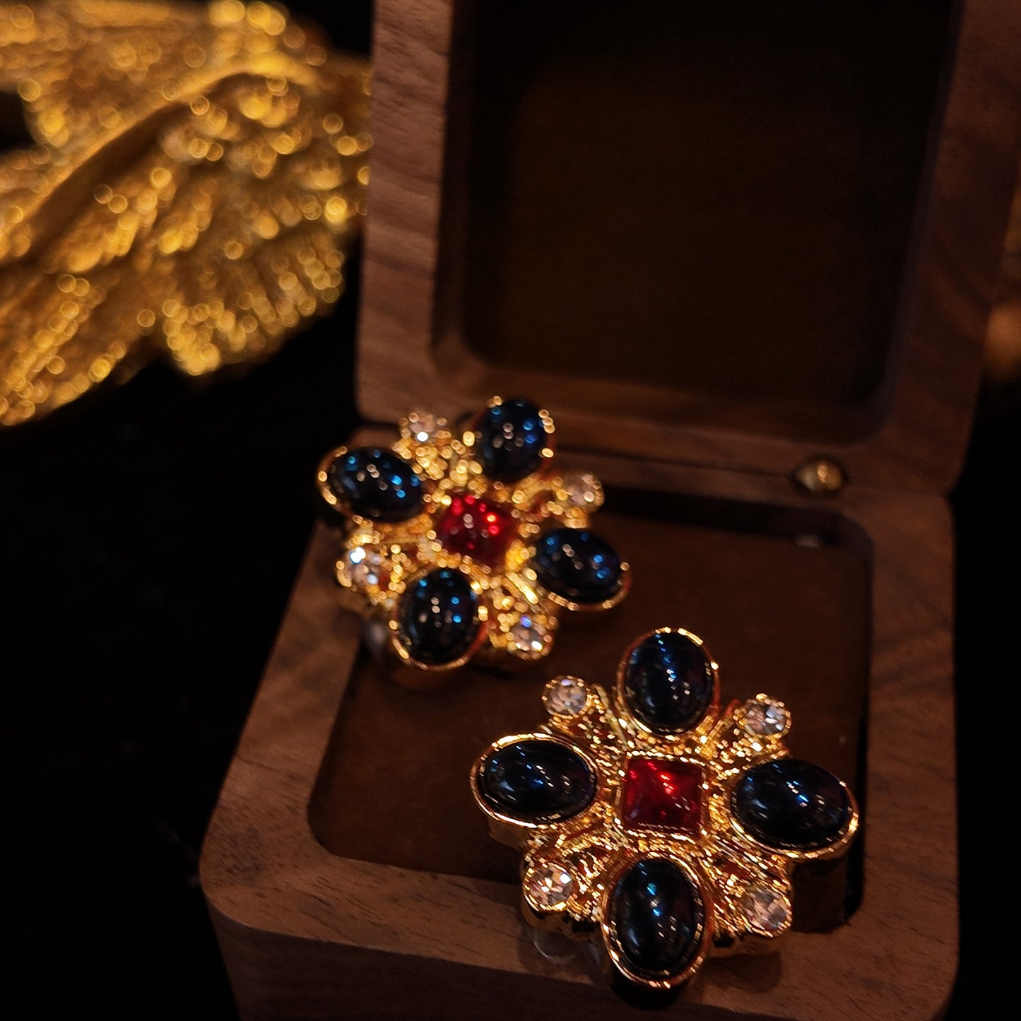 Blue Red Cross Ear Clip JA010