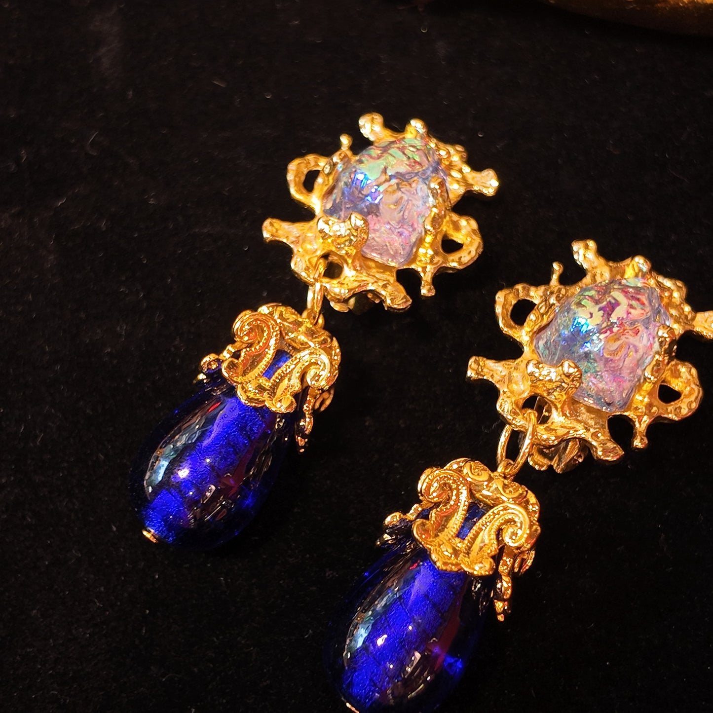 Vintage King Pendant Blue Ear Clip JA016