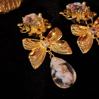 Vintage King Pendant White Ear Clip JA018