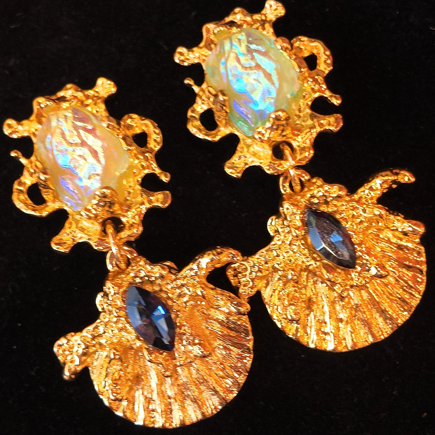 Vintage King Pendant Shell Ear Clip JA019