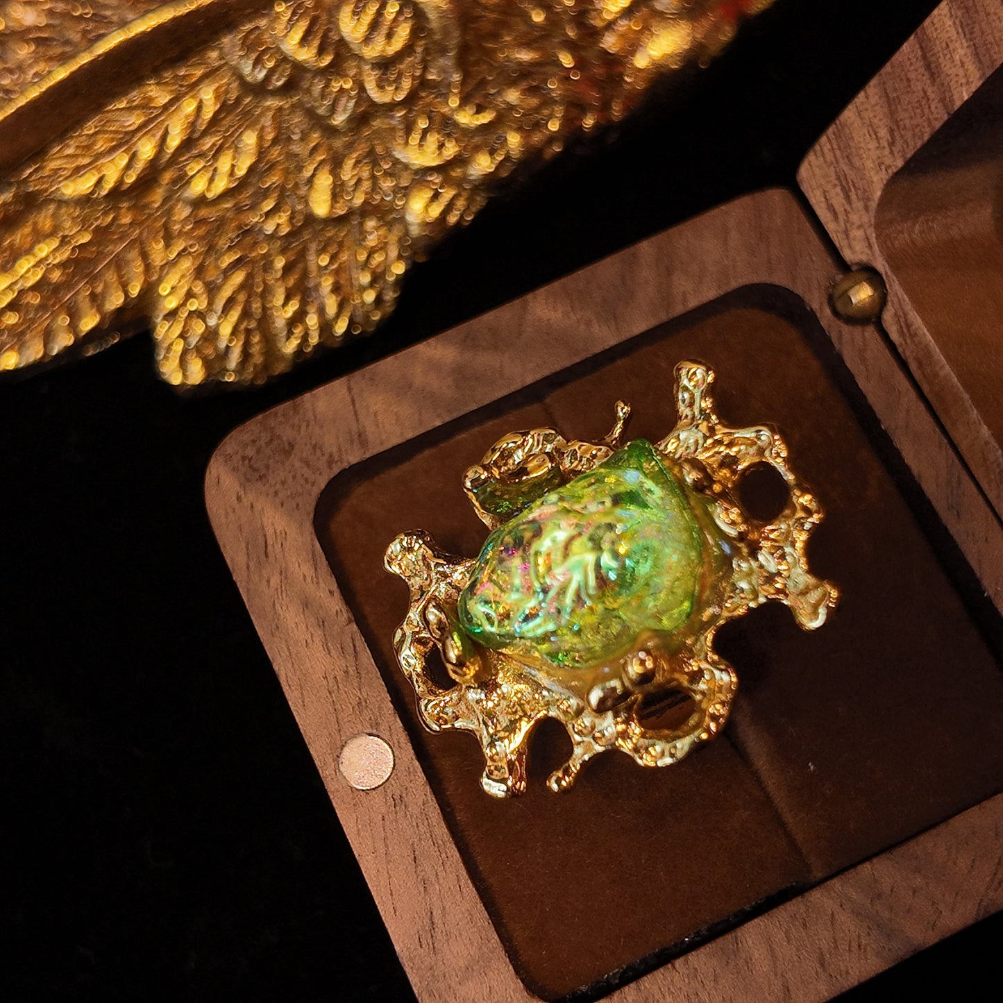 Vintage King Green Ring JA021