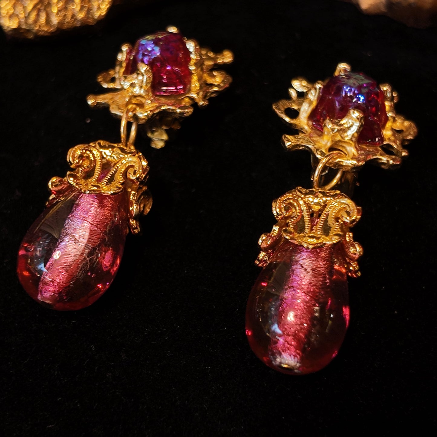 Vintage King Pendant Red Ear Clip JA015