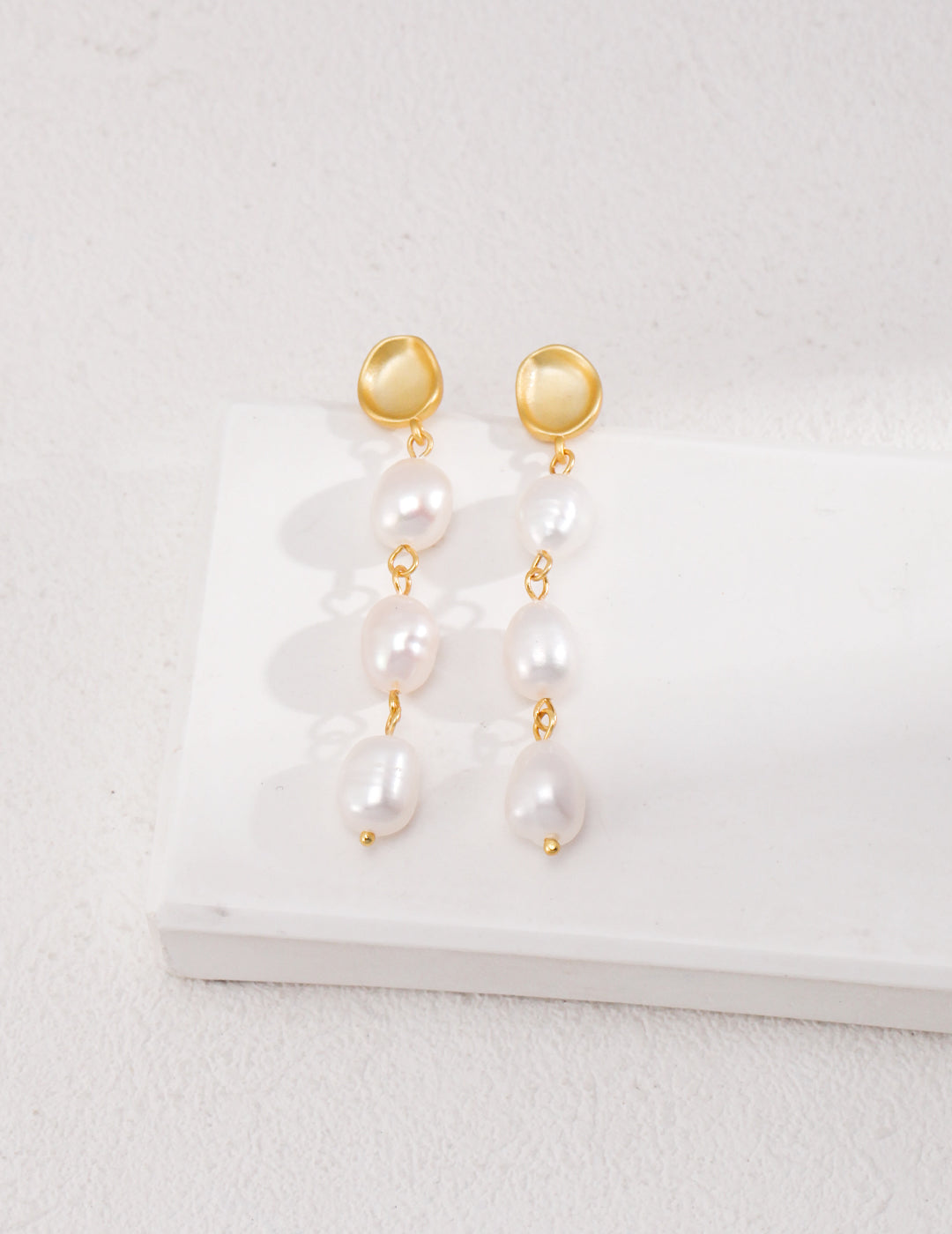 Pearl earrings E0641