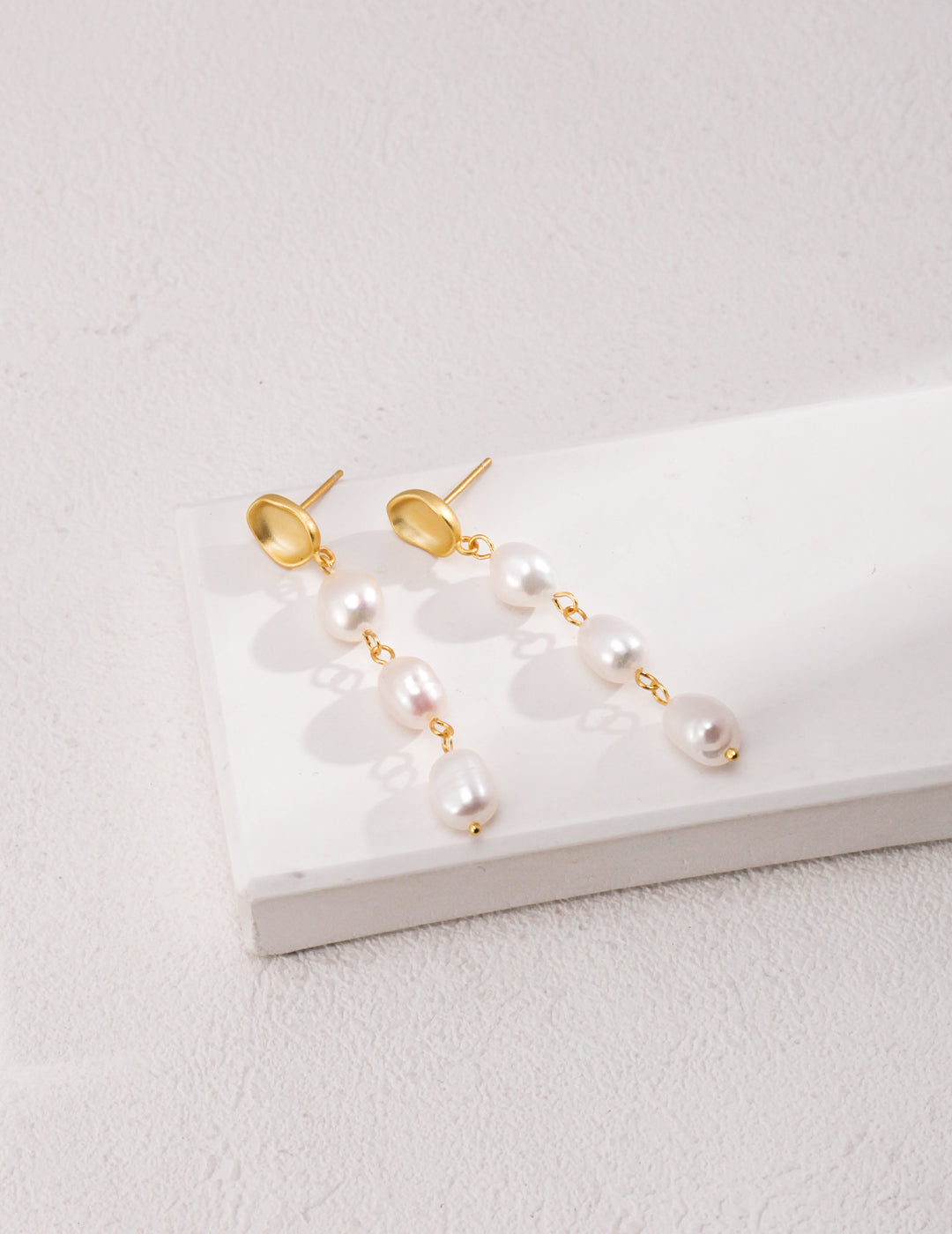 Pearl earrings E0641