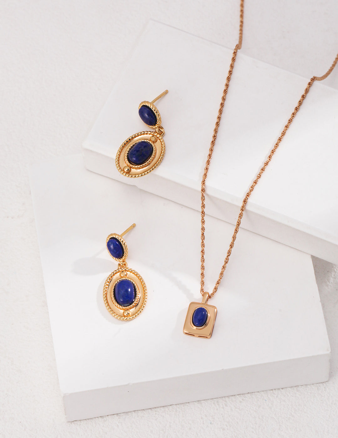 Stud earrings  E01107