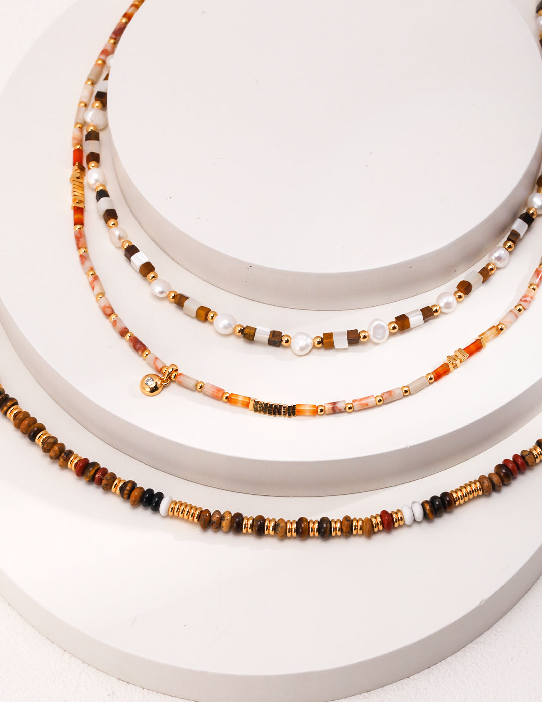 Floating light black shell necklace D0442