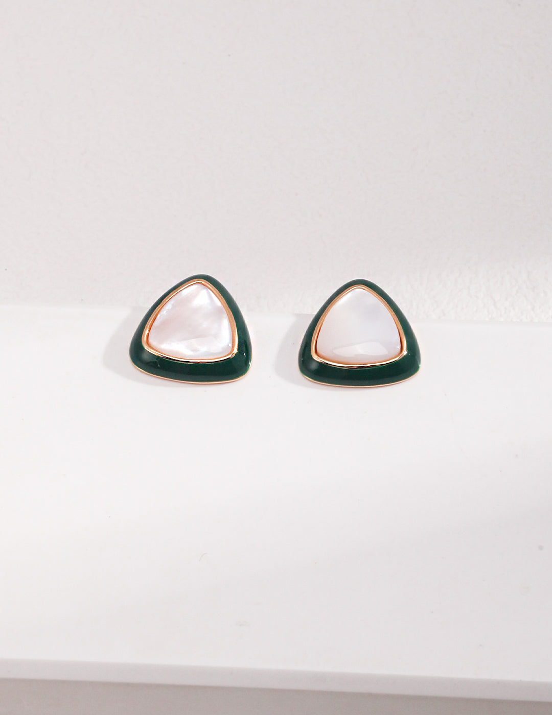Stud earringsE01020