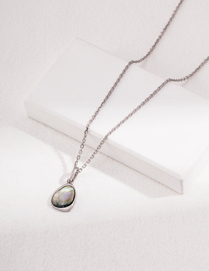 Floating light black shell necklace D0383
