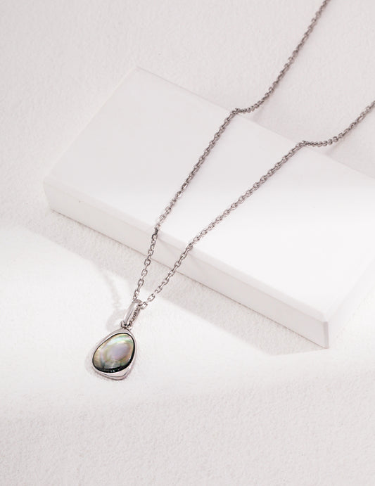 Floating light black shell necklace D0383