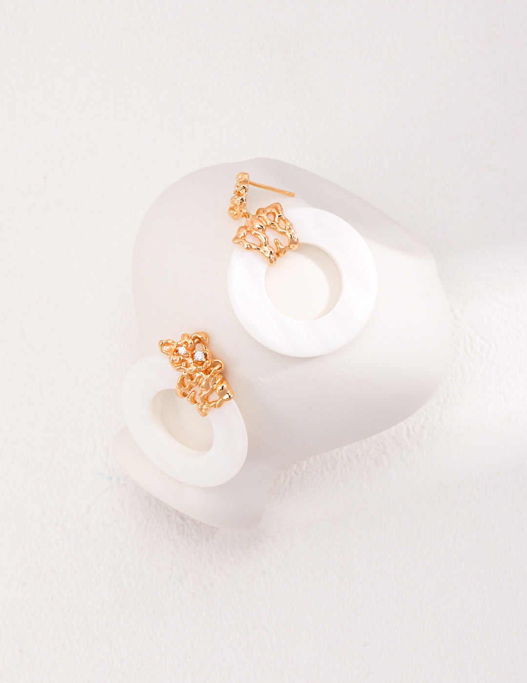 Shell earrings E0956