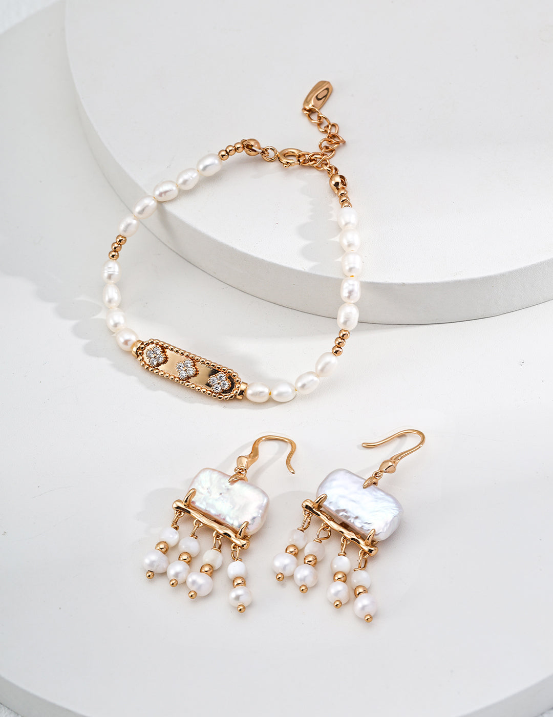 Mother shell earrings E01246-2