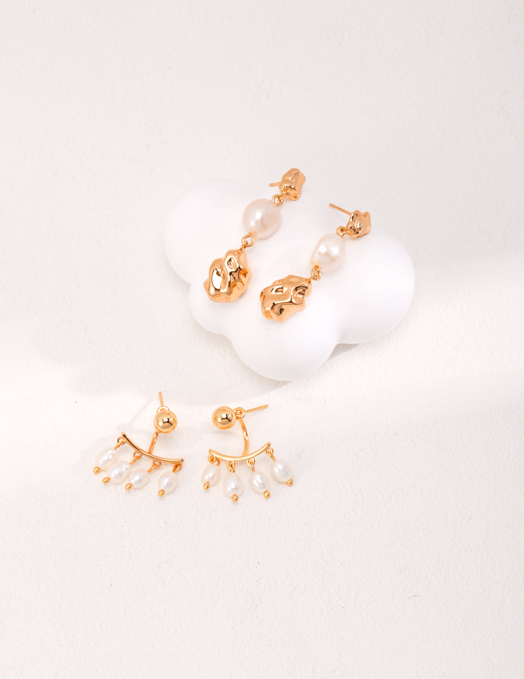 Pearl earrings E01052