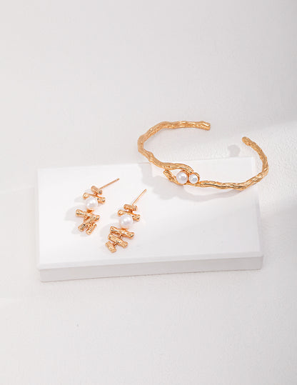 Star trace pearl earrings E01029