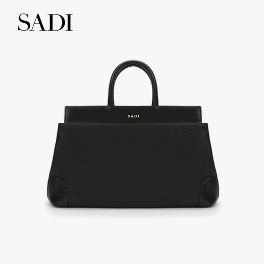 Large-capacity casual commuting bag